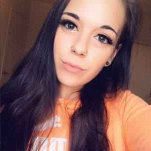 Meet your Posher, Sara lea